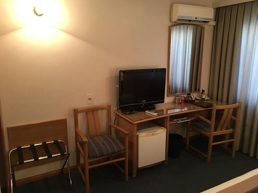 Crystal Palace Hotel 34/49