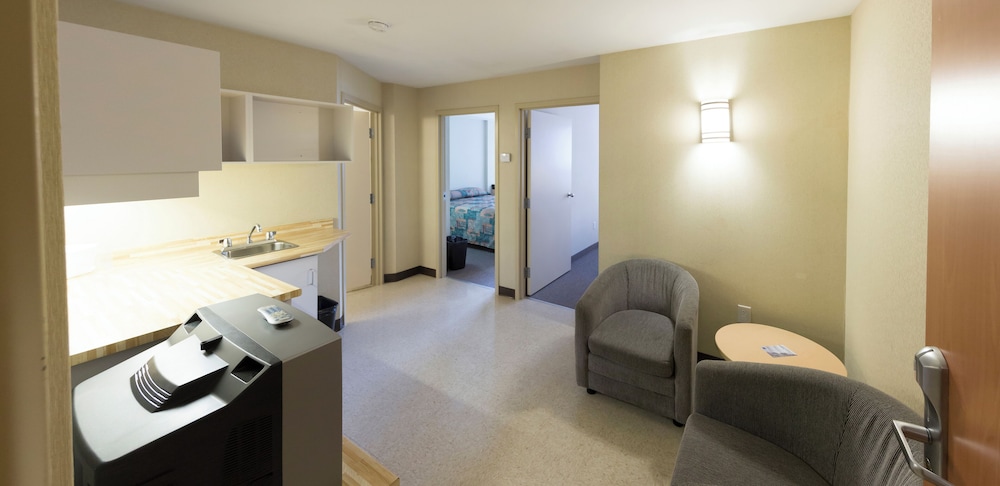 Residence & Conference Centre - Oshawa 22/22