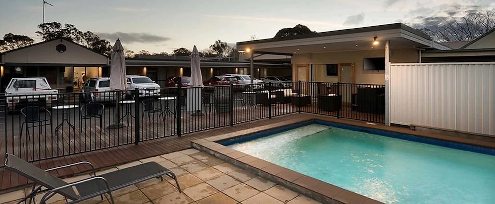 New Crossing Place Motel 3/43
