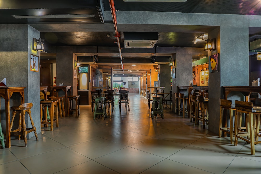 Hotel Shikha 32/59