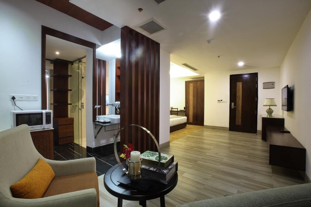 Empyrean Hotel 30/50
