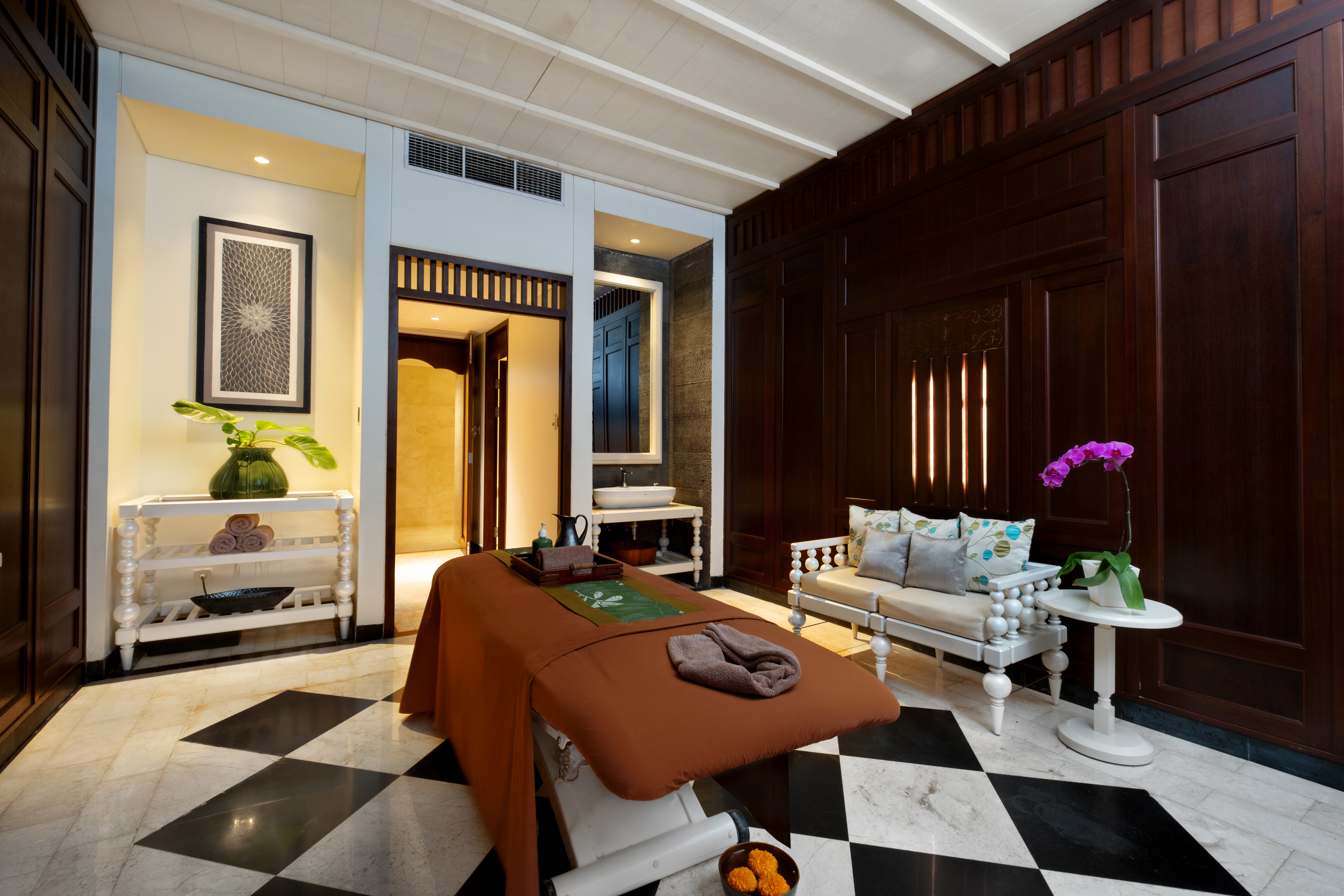 HOLIDAY INN RESORT BALI BENOA 41/79