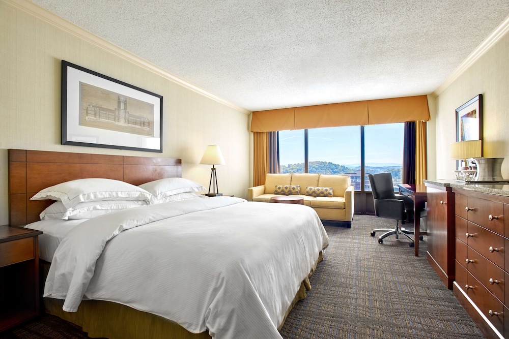 SUPERIOR, KING BED, CITY VIEW