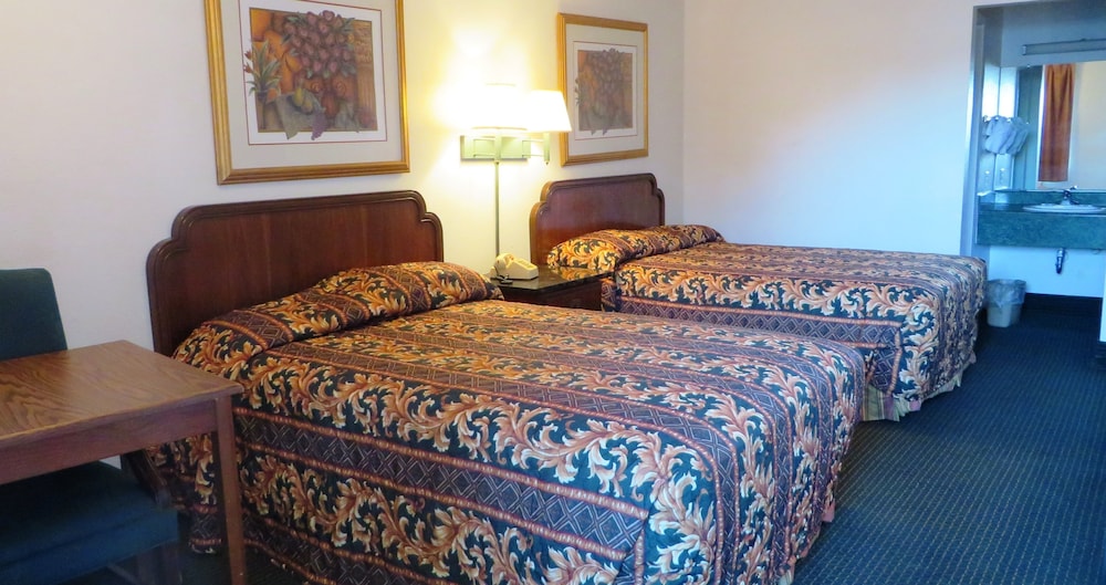 Sherman Inn 24/46