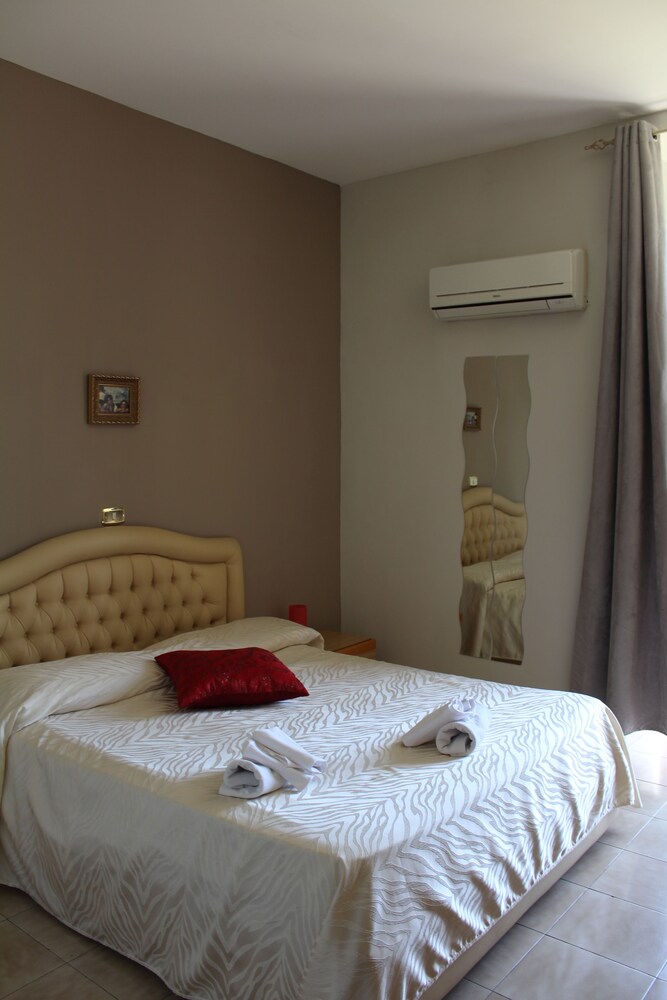 Hotel Santuario Pompei 16/50