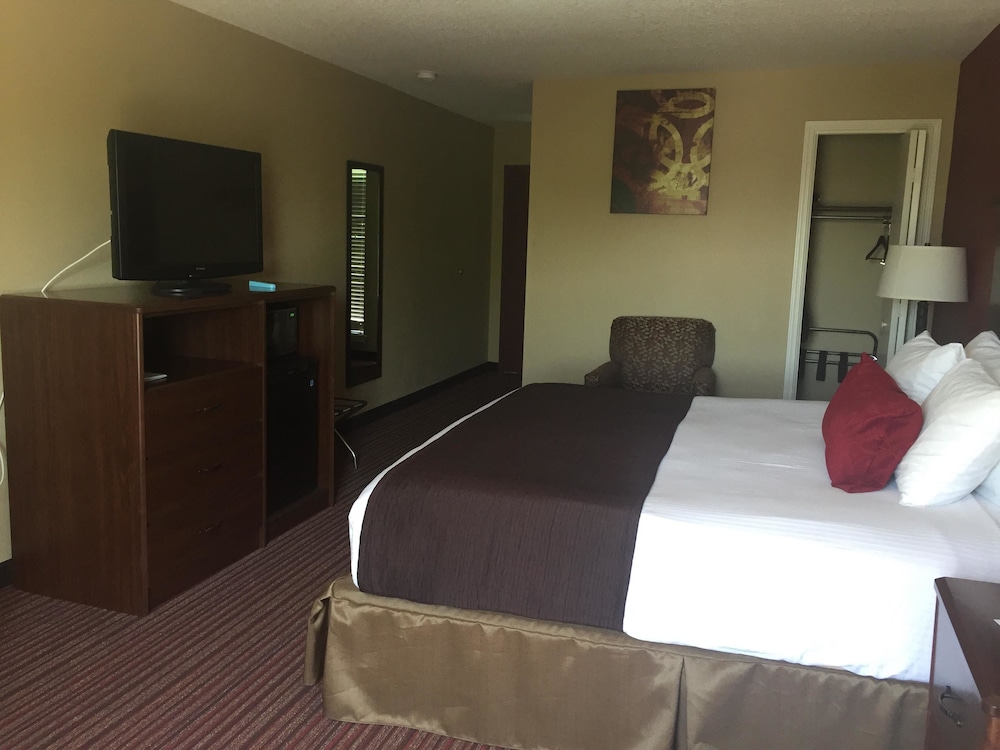 SureStay Plus by Best Western San Antonio Fiesta Inn 15/38