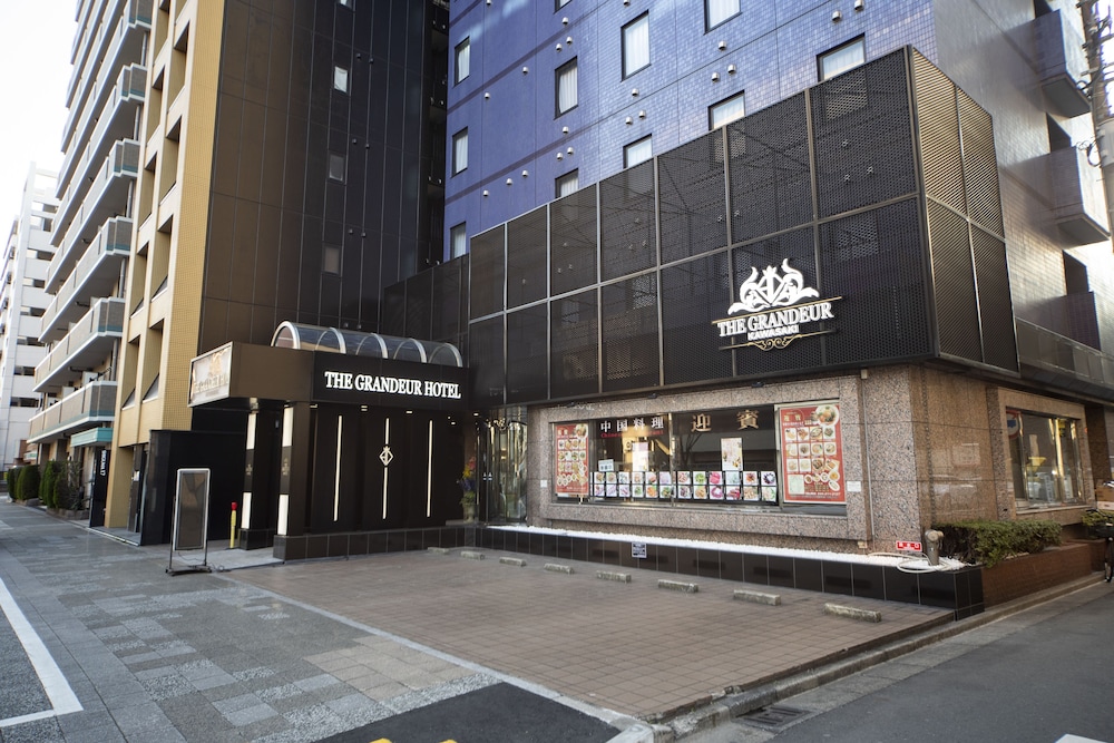 The Grandeur Hotel 37/40