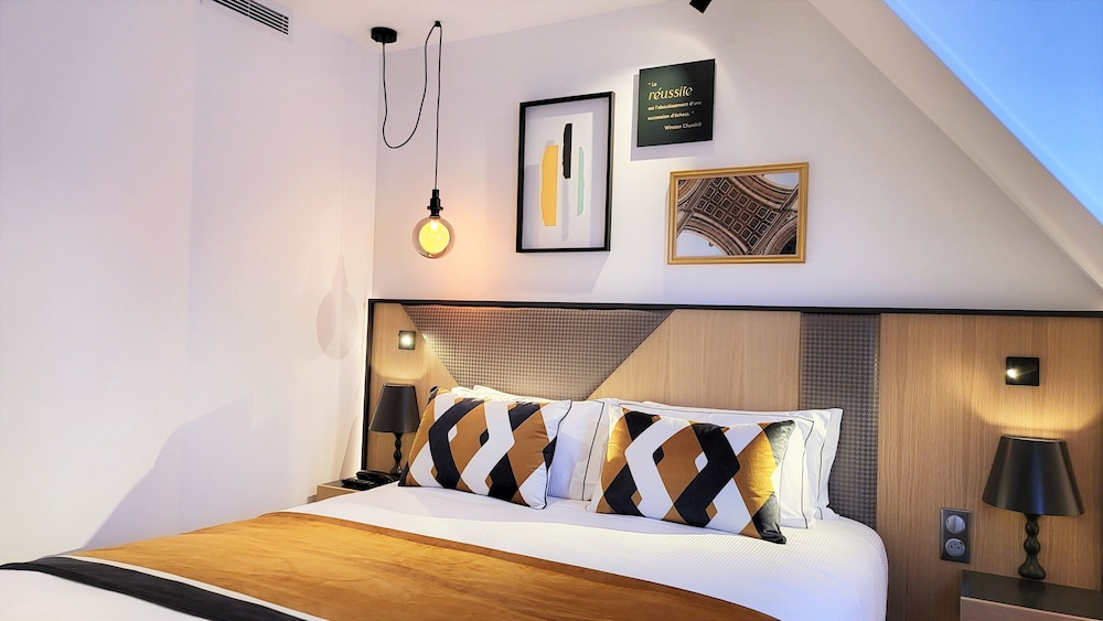 SUITE, POOL ACCESS