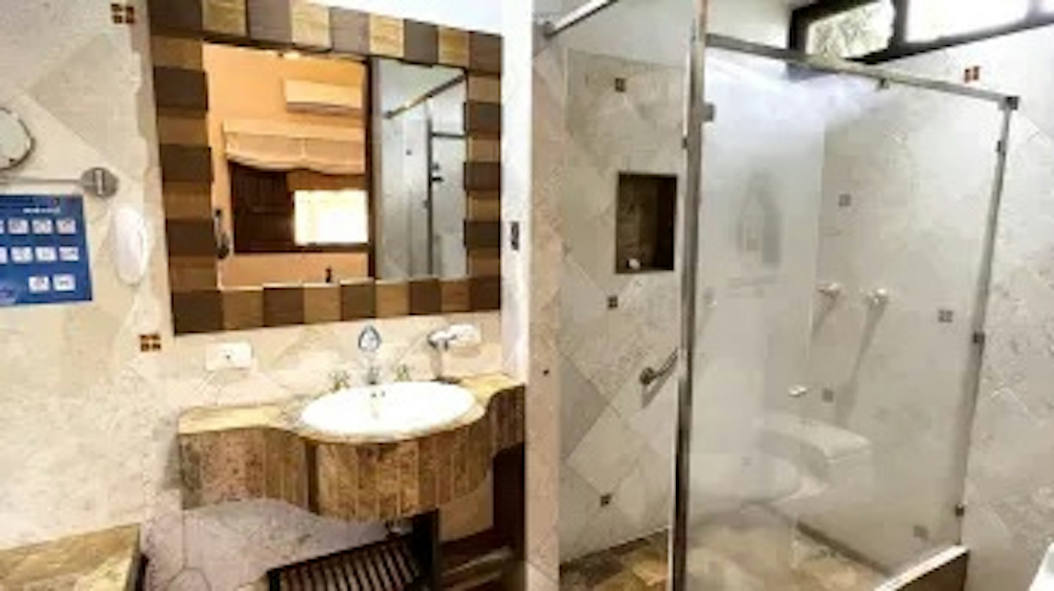 Hotel Campestre El Campanario 30/30