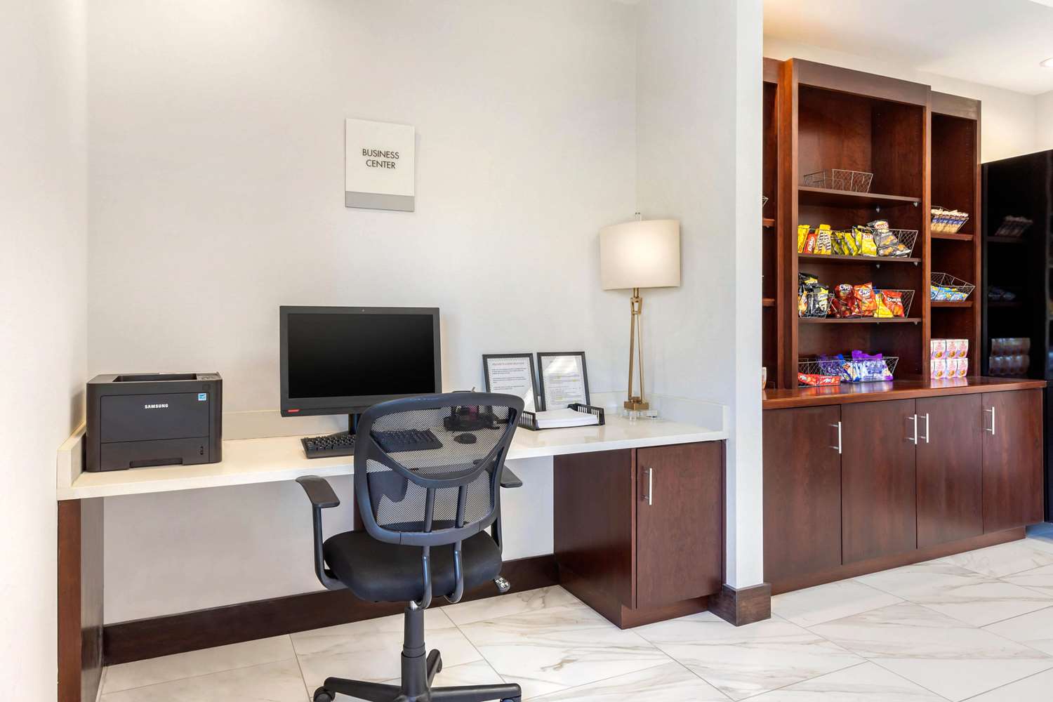 Days Inn and Suites by Wyndham Oxford 23/27