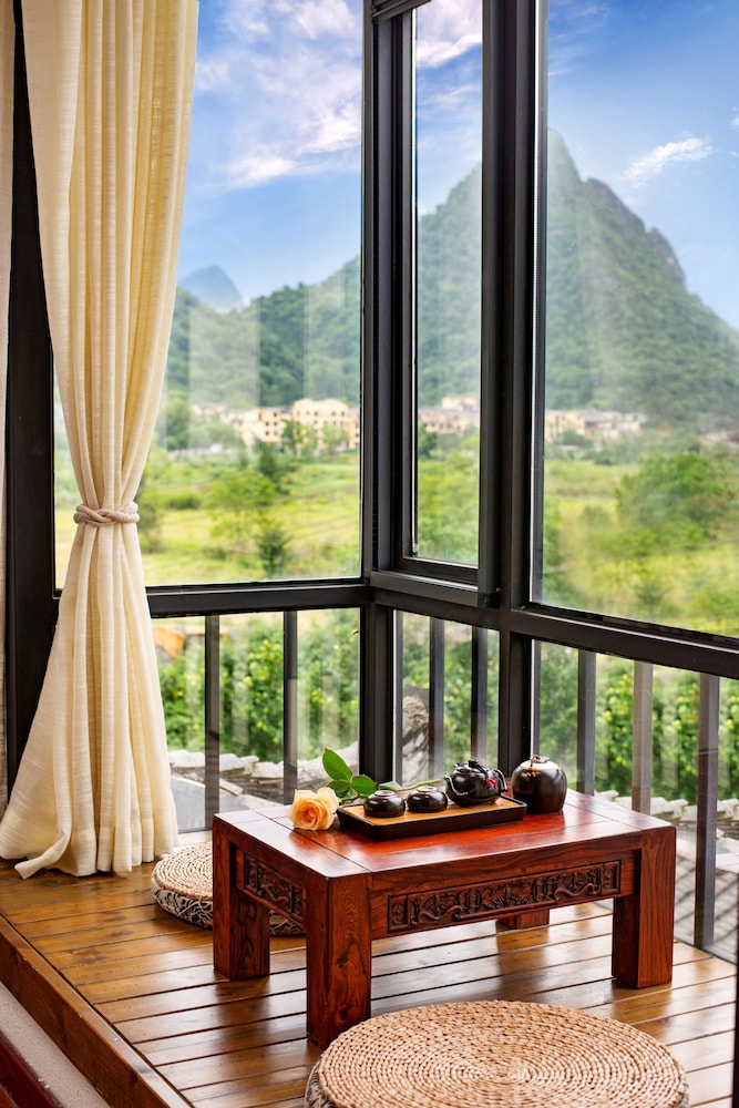 Secret Courtyard Resort Hotel 25/50