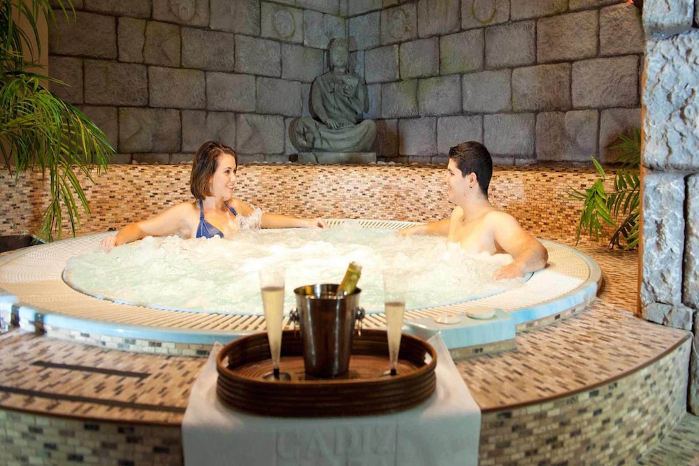 Hotel Spa Cadiz Plaza 38/70