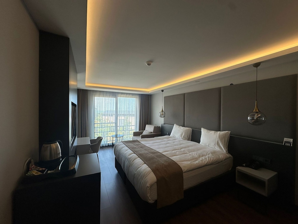 Deluxe, Double Bed