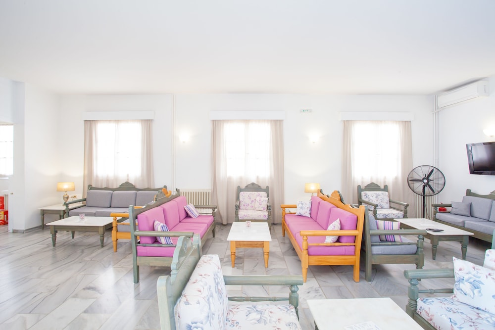 Polos Hotel Paros 62/90