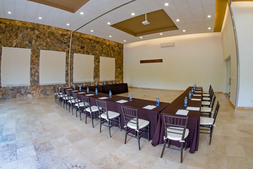 Hotel Villa Mexicana Golf And Equestrian Resort 21/27