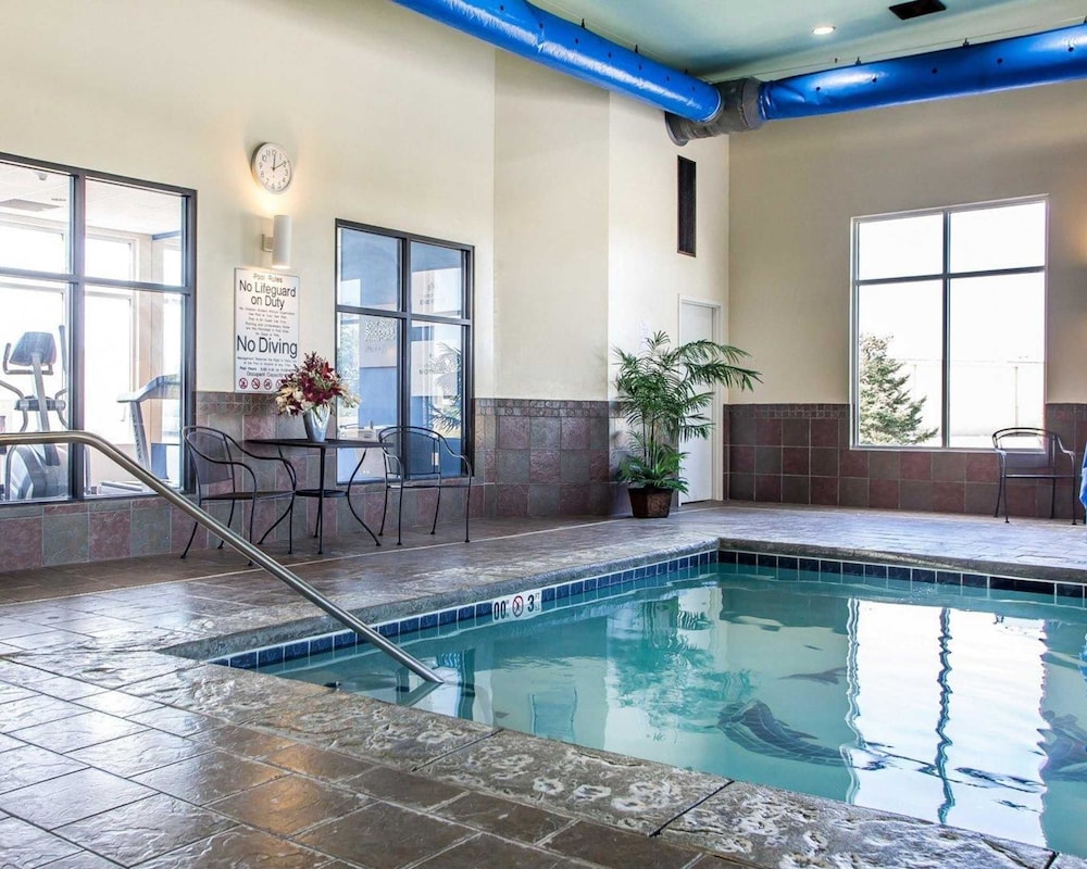 Comfort Suites Troy-I75 6/69