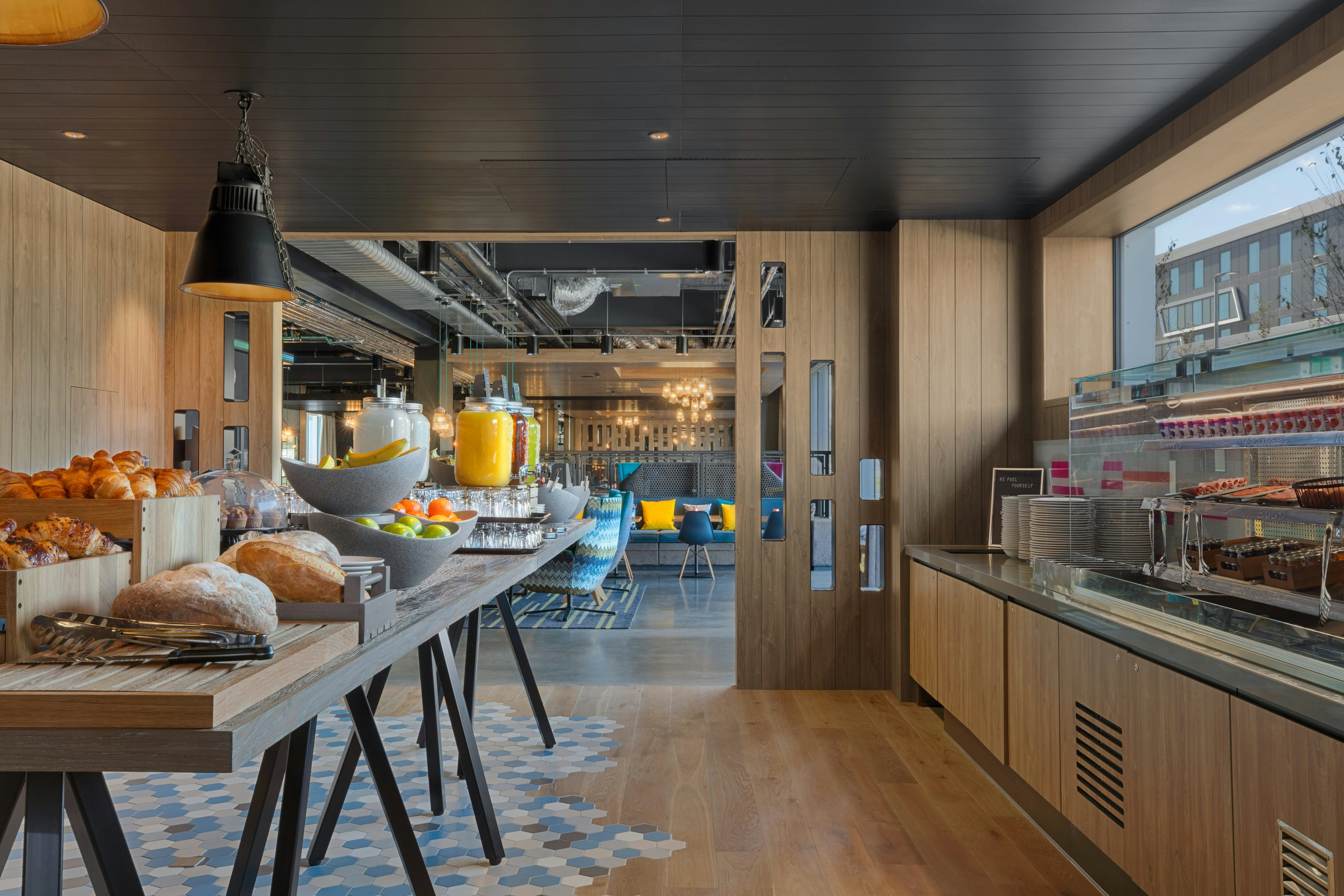 Aloft Aberdeen Teca 6/9
