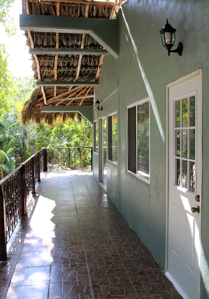 Mayan Villas Hotel 8/74