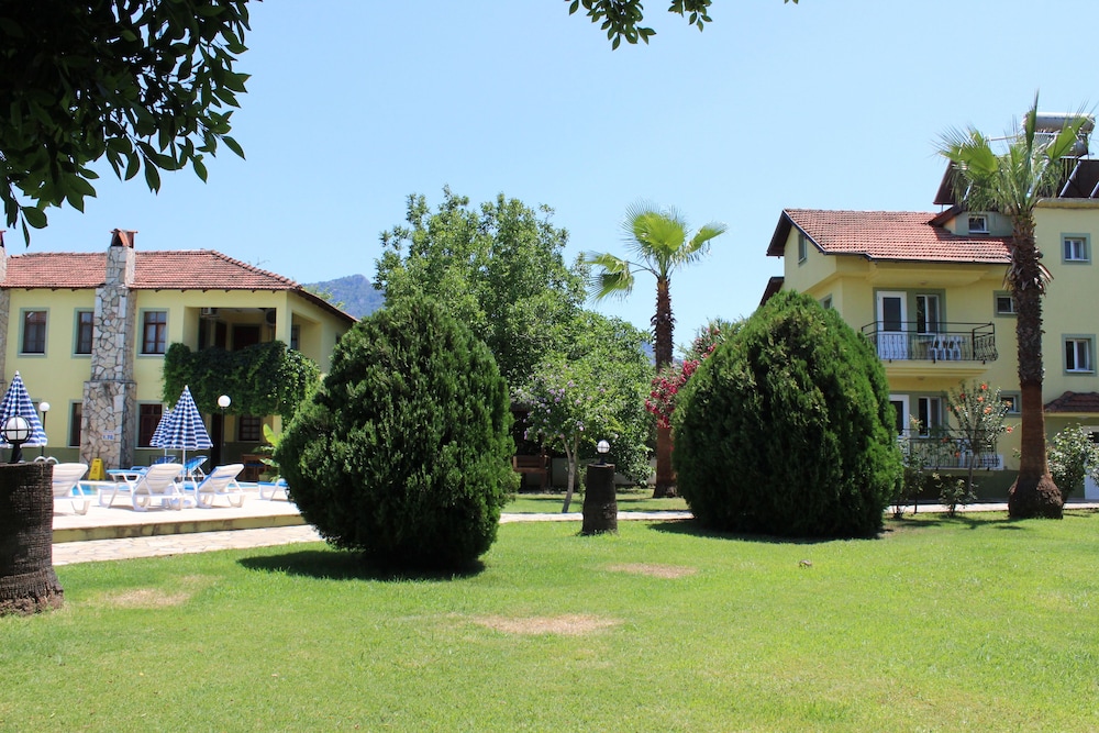 Adilan Villas and Apartments 32/50