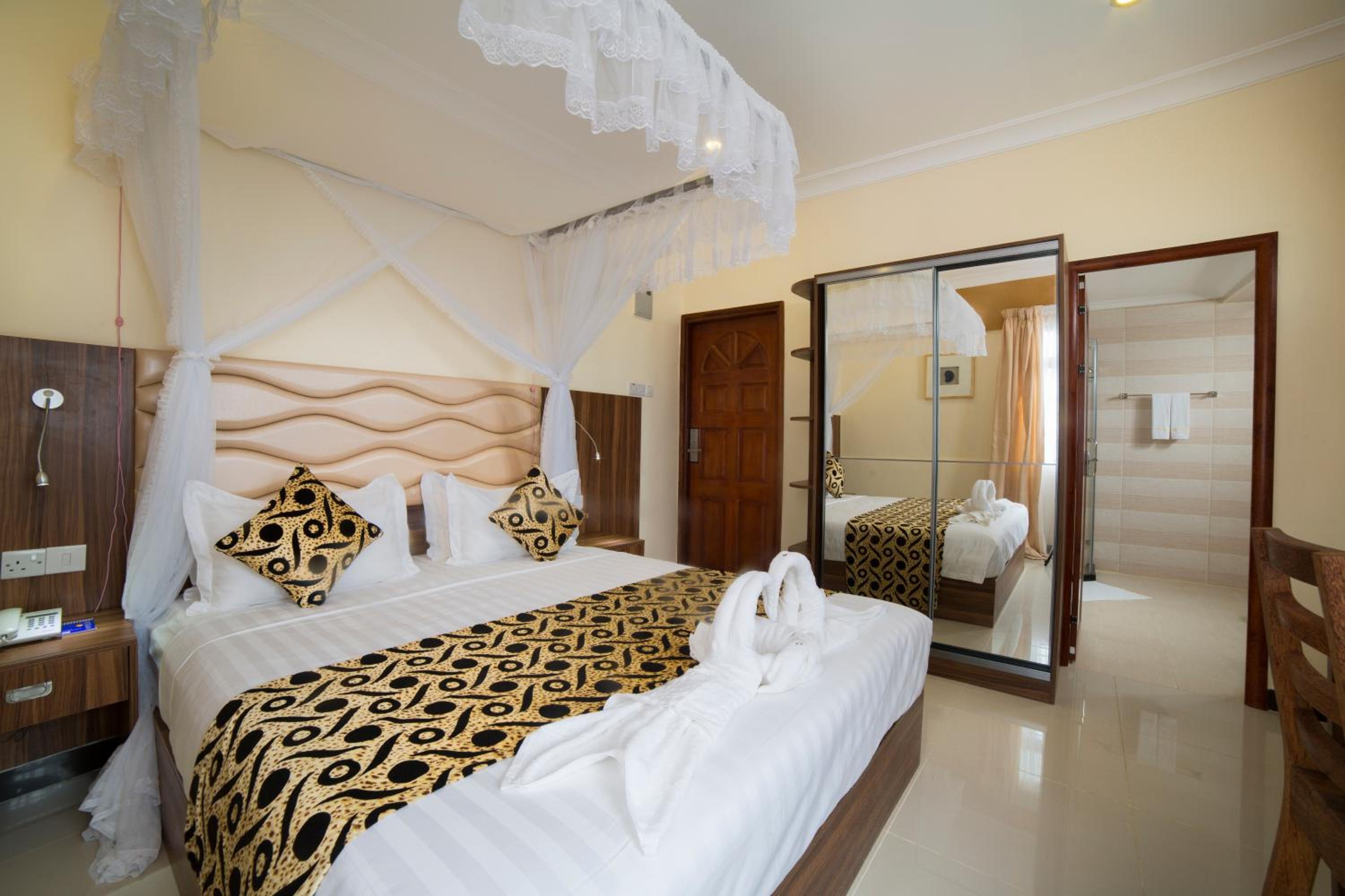 غرفة بسرير مزدوج بحمام خاص، Spice Palace Hotel 9/10