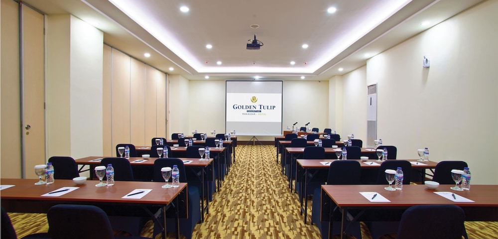 Hotel Golden Tulip Essential Makassar 36/41