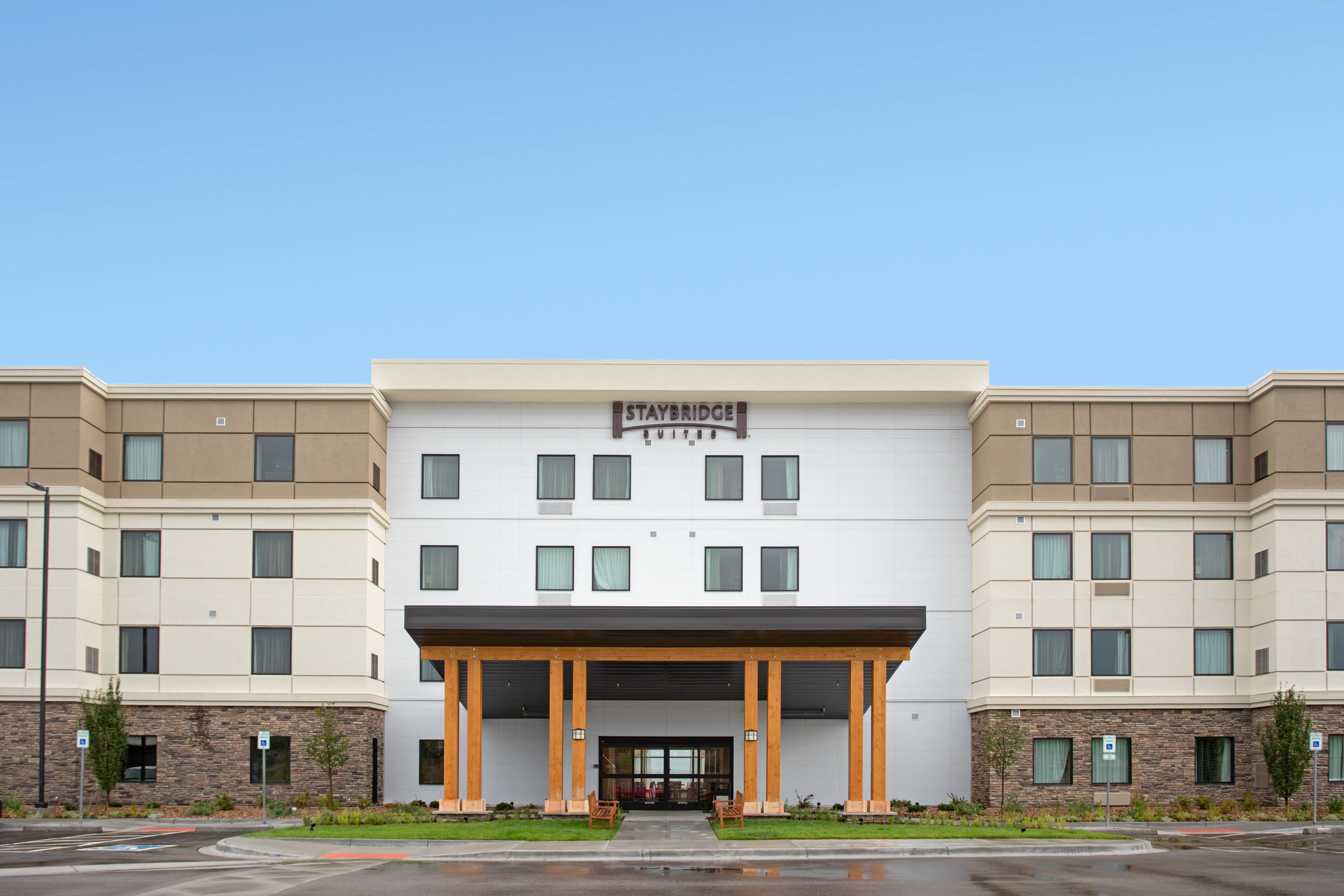 STAYBRIDGE SUITES DENVER SOUTH - HIGHLANDS RANCH 2/47