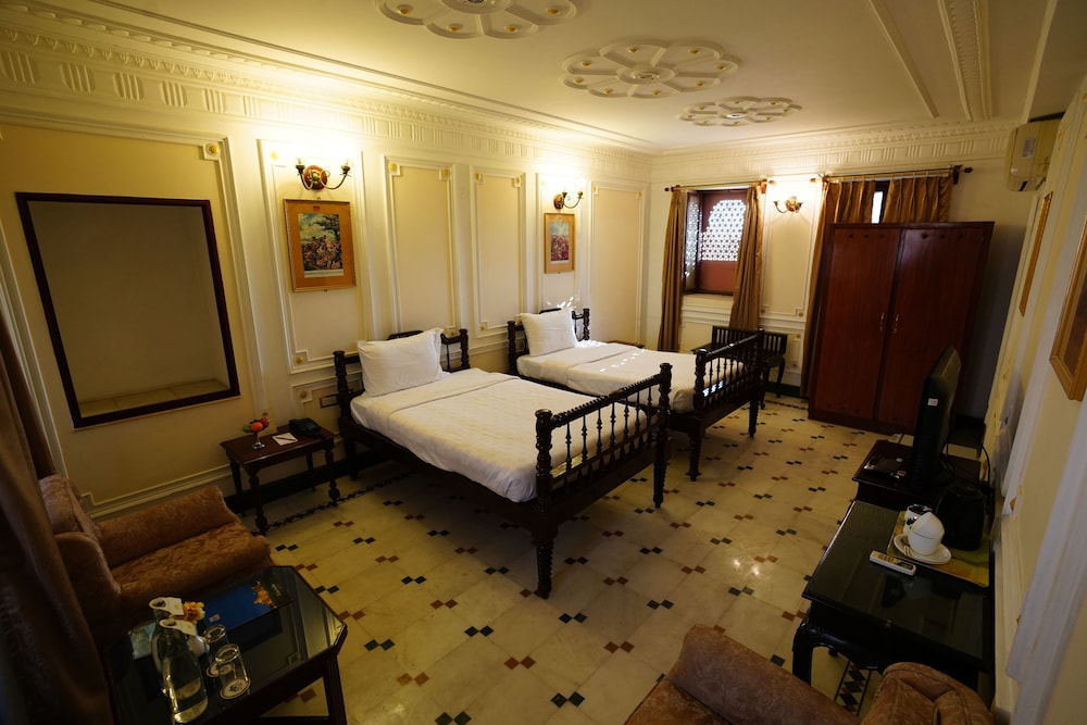 Laxmi Niwas Palace 17/65