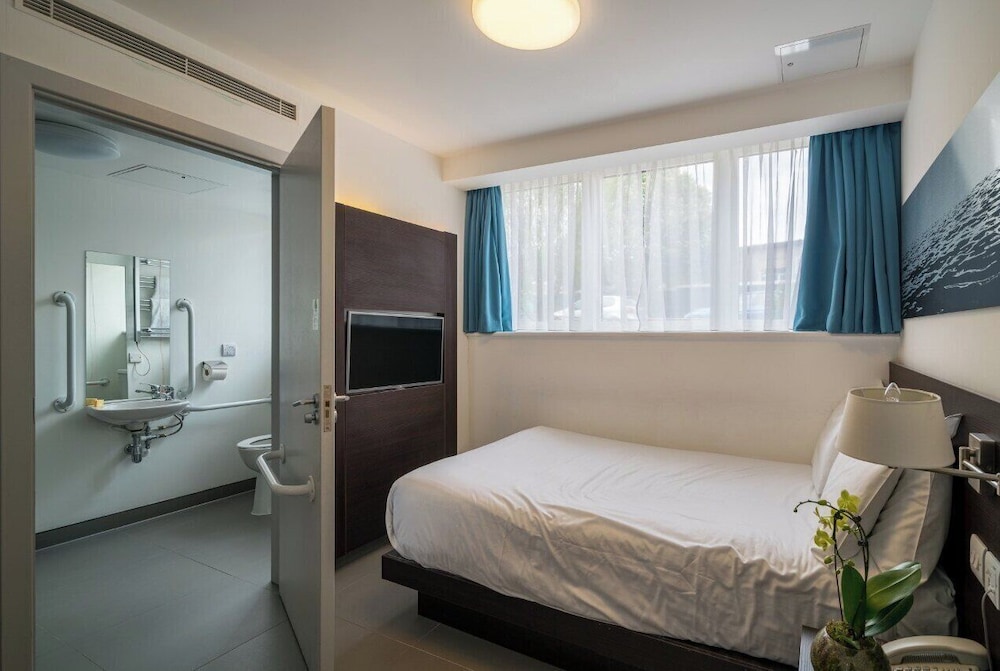 Pelican London Hotel And Residence 15/37