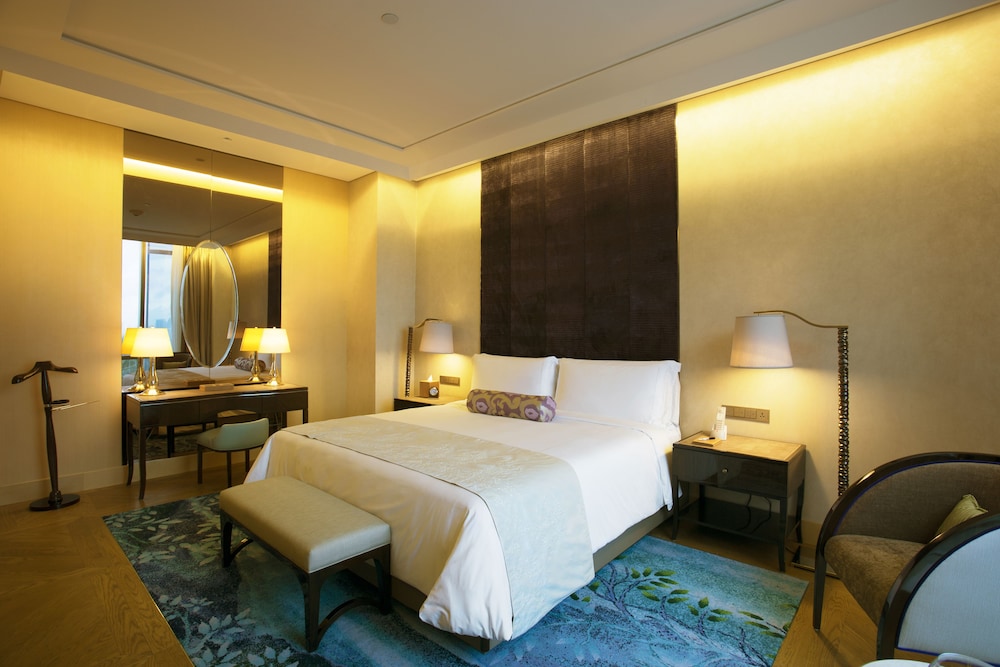 RAFFLES JAKARTA 15/50