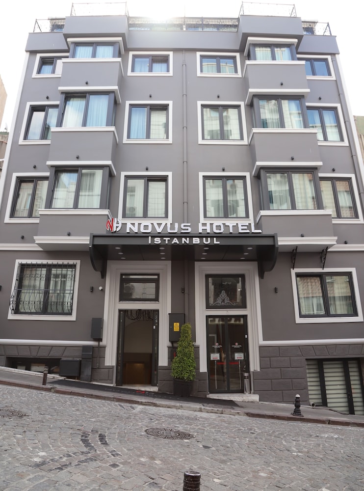 Novus Hotel 1/22