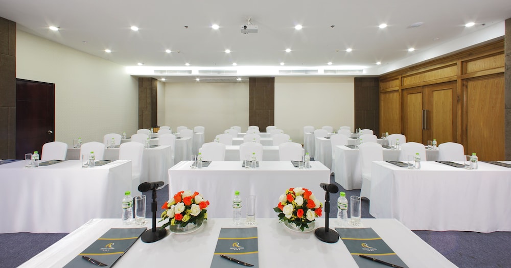 Aristo Saigon Hotel 41/50