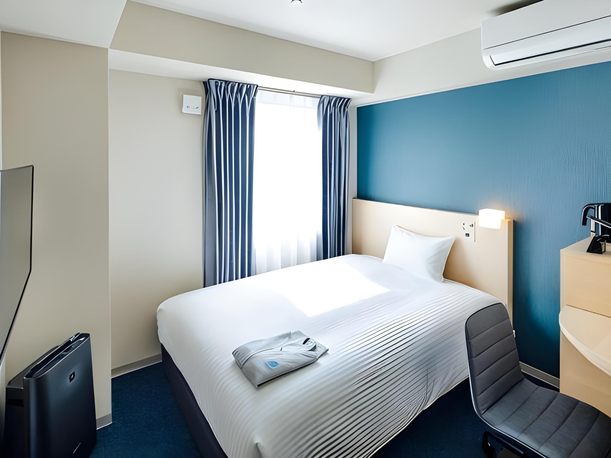 Semi Room, Single, Semi Double Bed