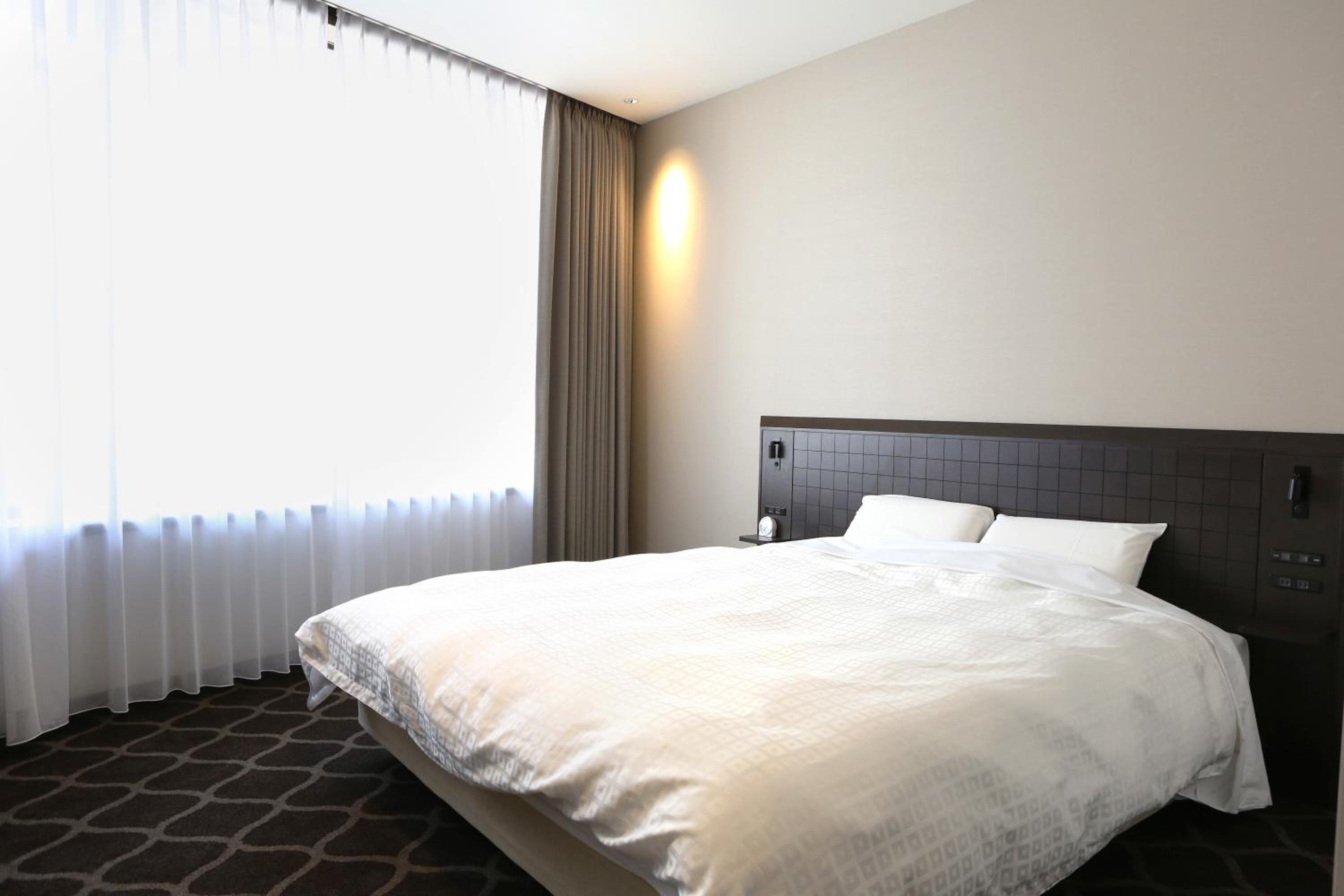 Premium, Queen Bed, Low Floor