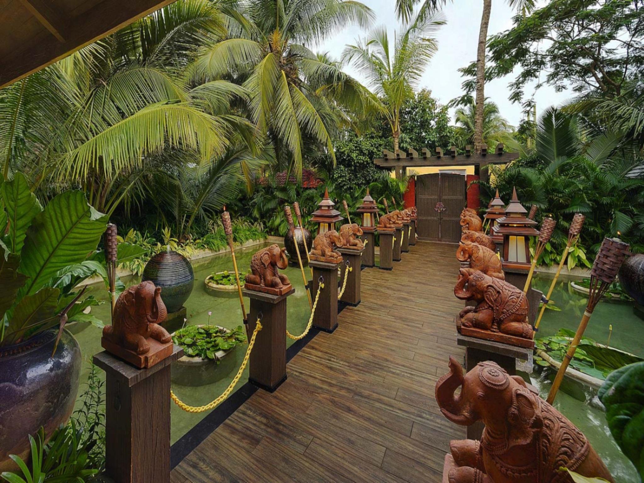 FENICIA RIVERSIDE RESORT 40/42
