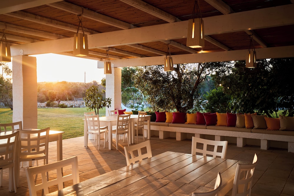 Montiro Hotel 33/48
