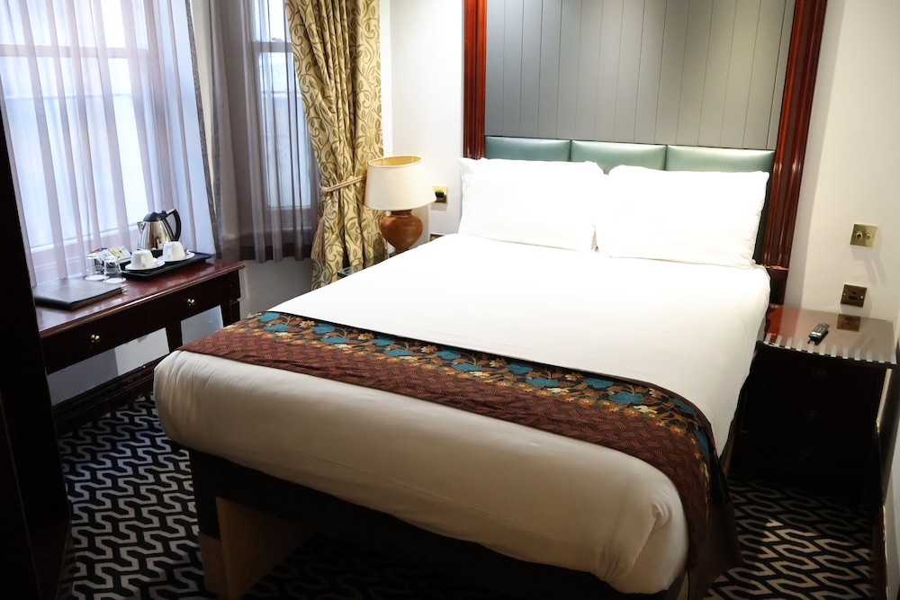 Superior, Double Bed, Front View