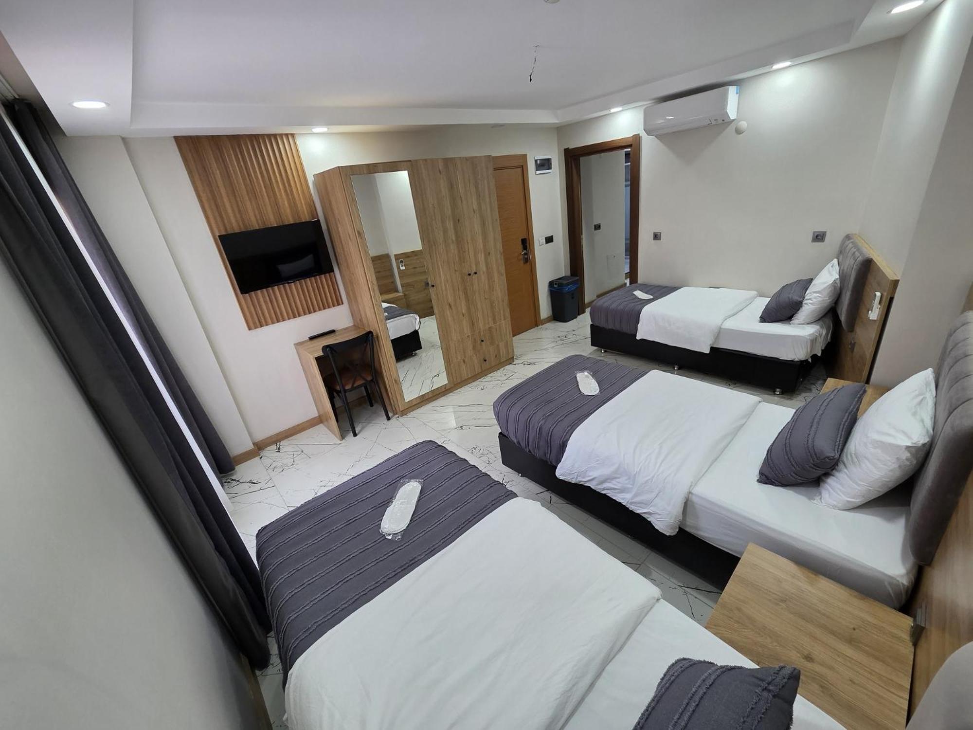 Superior, Suite, 3 Beds, Queen Bed