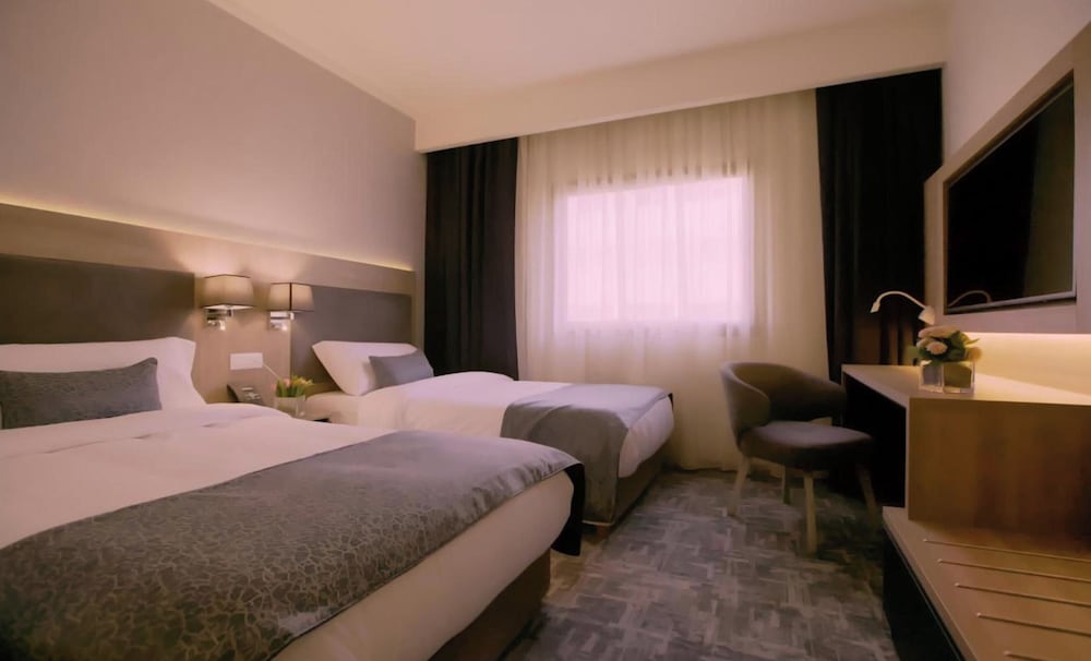 Oaks Beirut 10/33