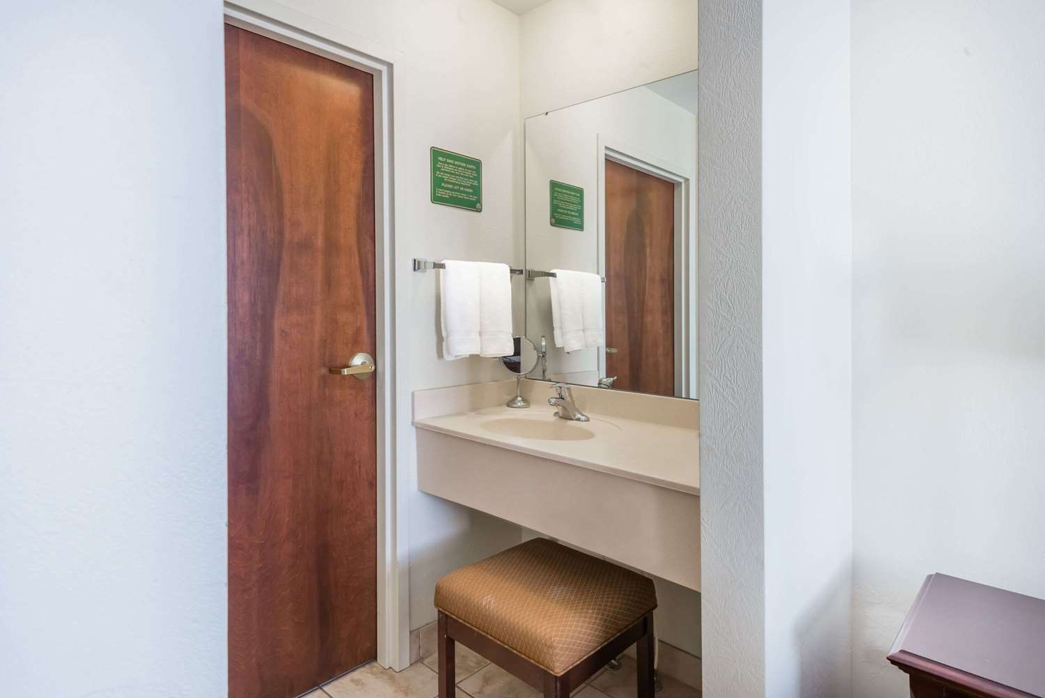 Hawthorn Suites By Wyndham Akron/Seville 26/27
