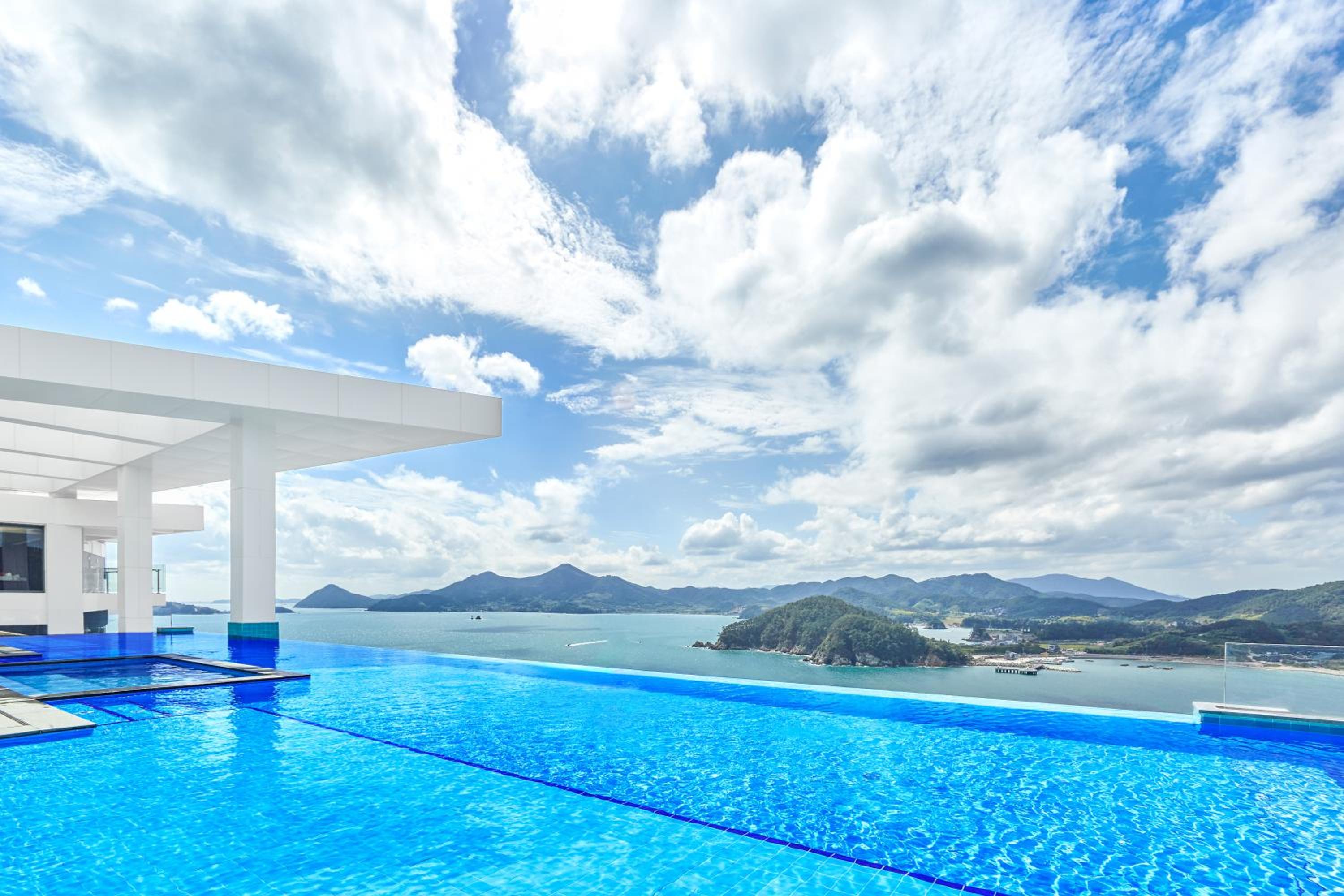 Hanwha Resort Geoje Belvedere 43/45