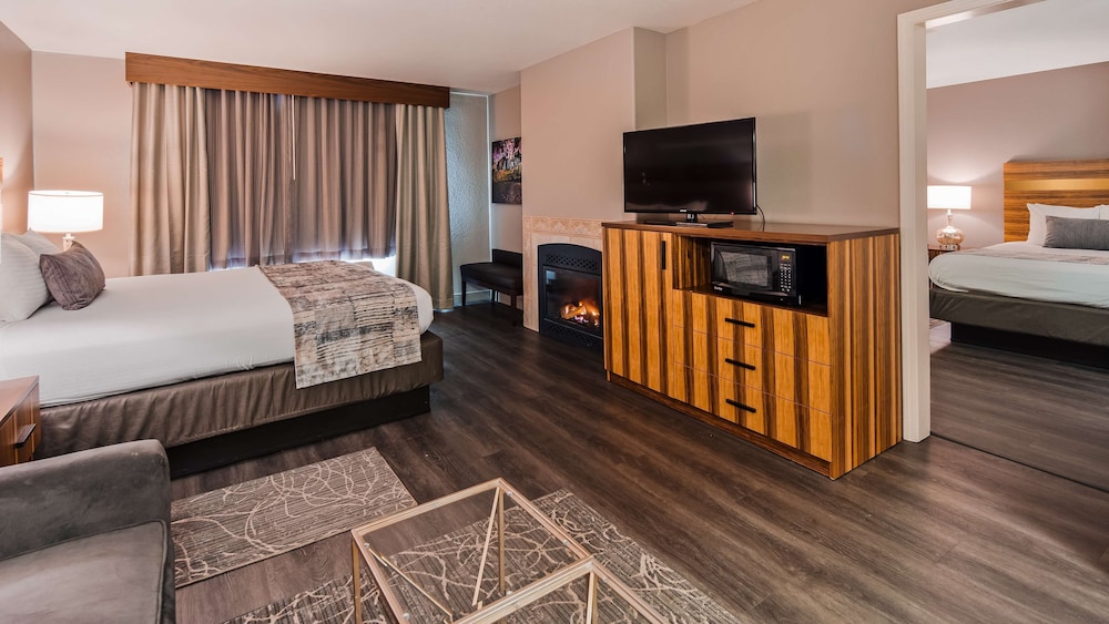 Best Western Cedar Inn & Suites 12/36