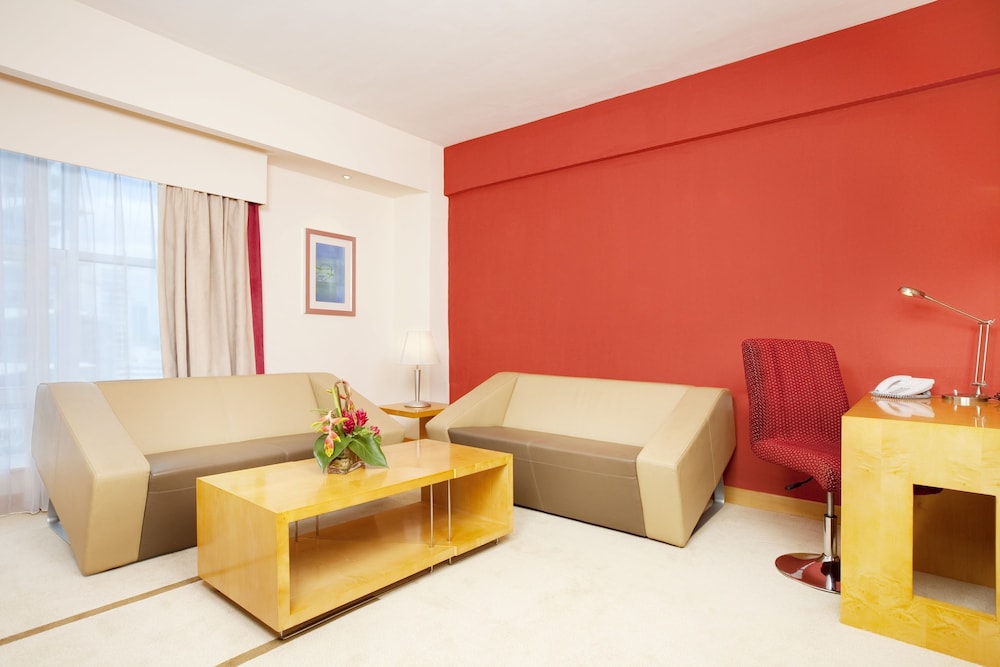 Holiday Inn Dar Es Salaam City Center 53/76