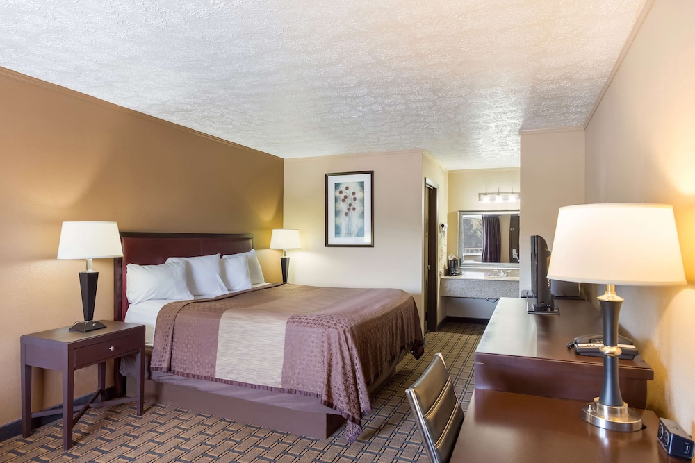 SureStay Hotel by Best Western Summersville 26/50