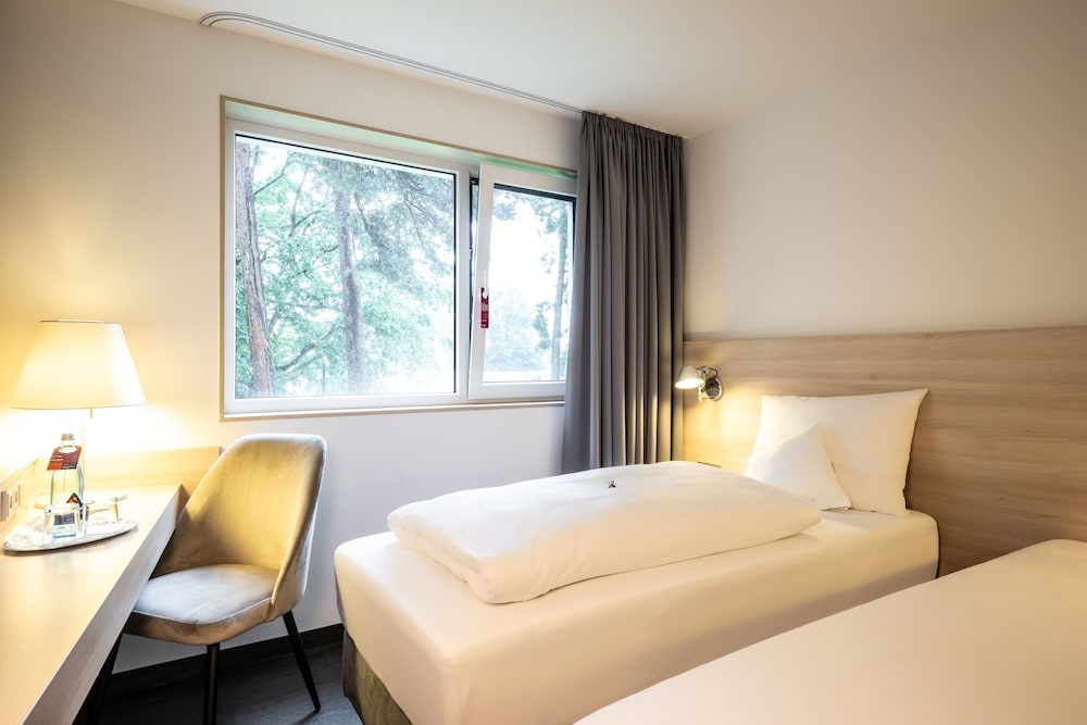 SERWAYS HOTEL BRUCHSAL WEST 17/54