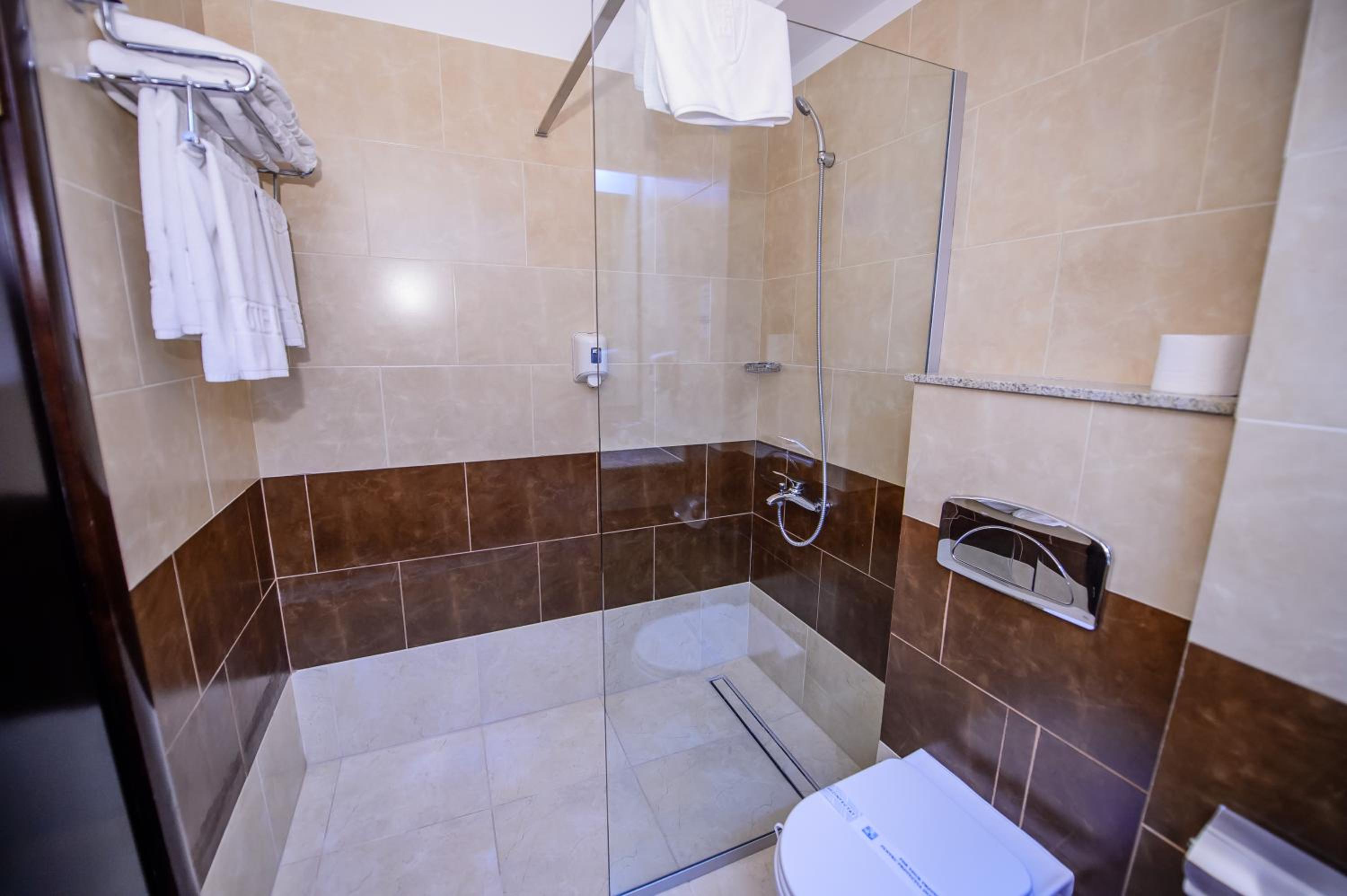 Esplanada Hotel 48/50