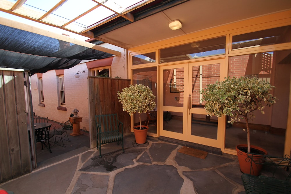ADELAIDE HERITAGE COTTAGES AND APARTMENTS 25/53