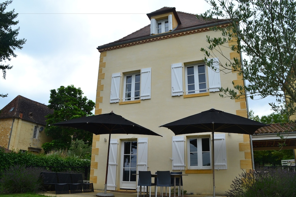 Chateau Les Merles 1/49