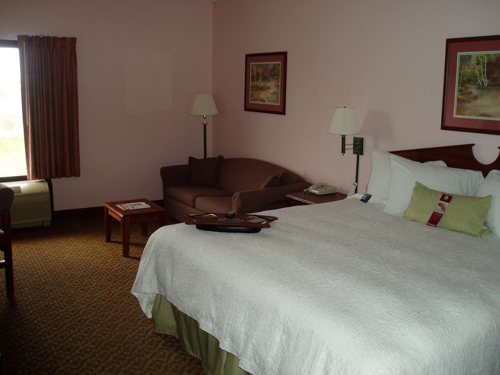 Hampton Inn Spring Hill 10/43
