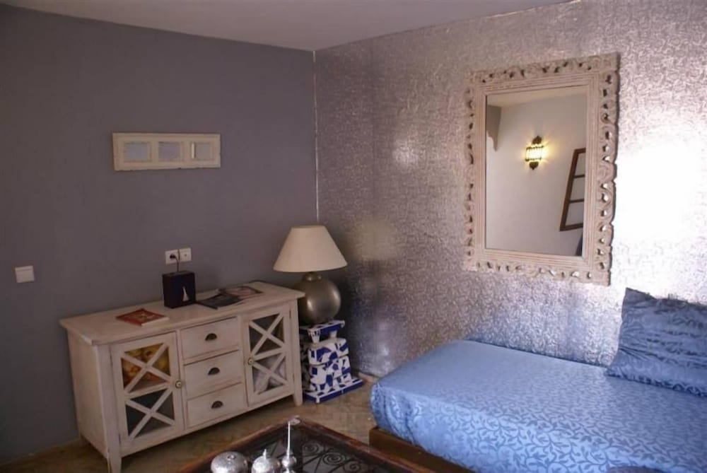 RIAD TARA 25/77