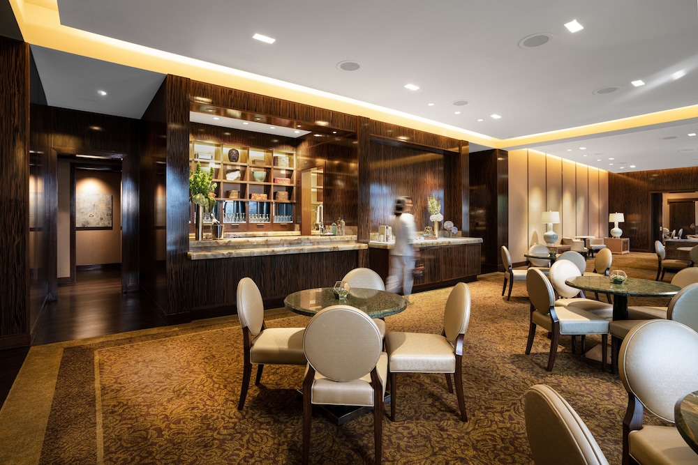 The Venetian Prestige Club Lounge 55/66